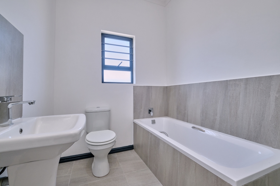 3 Bedroom Property for Sale in Houghton Place Western Cape